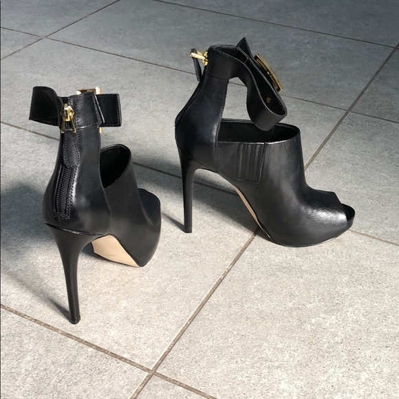 Shoes - Picture 3 of 4